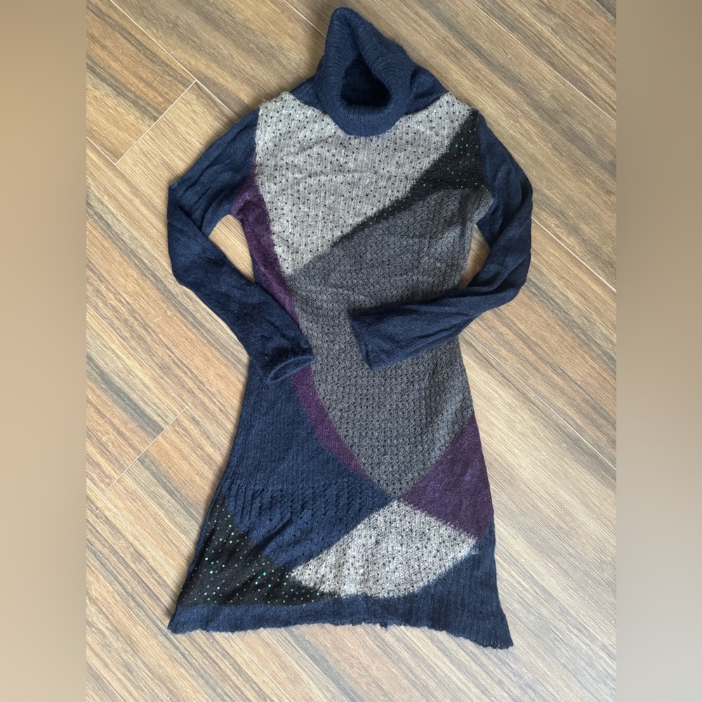 Sweater Dress
Size M